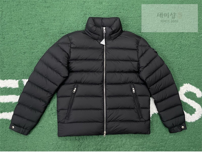 Moncler 몽클레어 Arneb 아르네브 후드 숏 다운 자켓 블랙 의류 17번 이미지