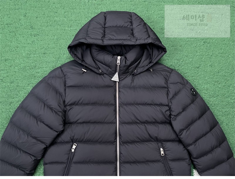 Moncler 몽클레어 Arneb 아르네브 후드 숏 다운 자켓 블랙 의류 27번 이미지