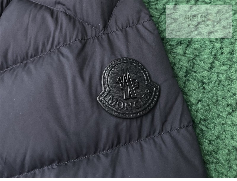 Moncler 몽클레어 Arneb 아르네브 후드 숏 다운 자켓 블랙 의류 28번 이미지