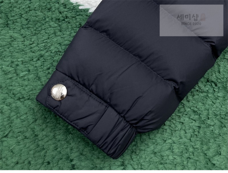 Moncler 몽클레어 Arneb 아르네브 후드 숏 다운 자켓 블랙 의류 30번 이미지