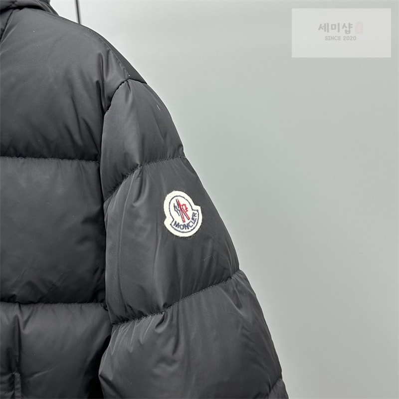 Moncler 몽클레어 Avoce 아보체 숏 다운 패딩 자켓 레플리카 5번 이미지 - 의류 | 세미샵 레플리카 사이트