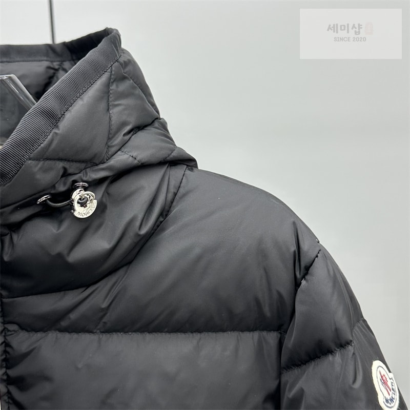 Moncler 몽클레어 Avoce 아보체 숏 다운 패딩 자켓 레플리카 6번 이미지 - 의류 | 세미샵 레플리카 사이트