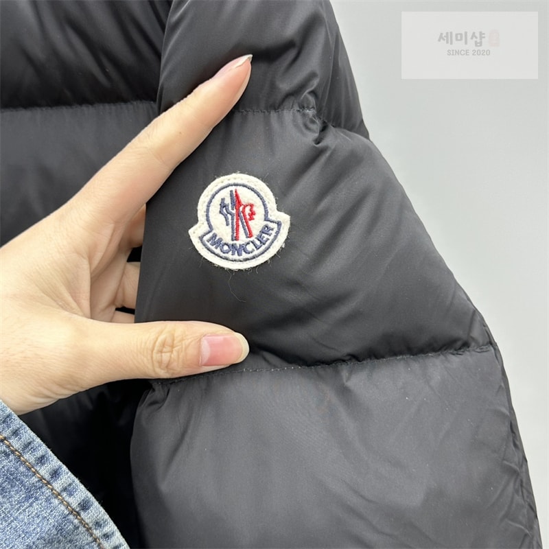 Moncler 몽클레어 Avoce 아보체 숏 다운 패딩 자켓 레플리카 8번 이미지 - 의류 | 세미샵 레플리카 사이트