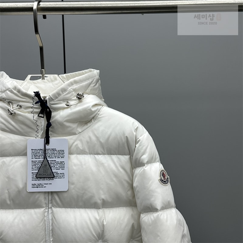 Moncler 몽클레어 Avoce 아보체 숏 다운 패딩 자켓 레플리카 12번 이미지 - 의류 | 세미샵 레플리카 사이트
