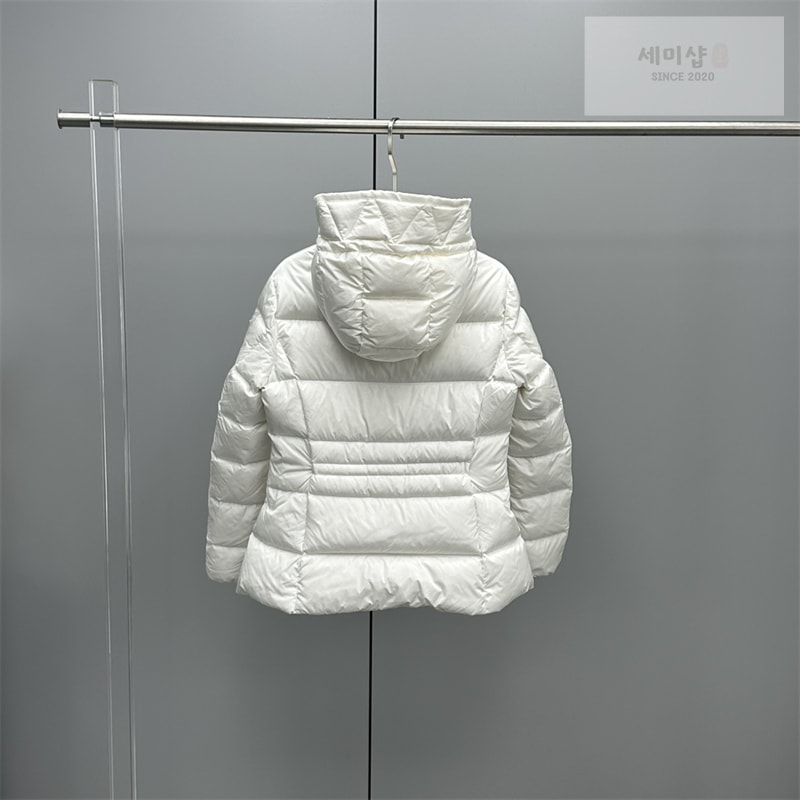 Moncler 몽클레어 Avoce 아보체 숏 다운 패딩 자켓 레플리카 24번 이미지 - 의류 | 세미샵 레플리카 사이트