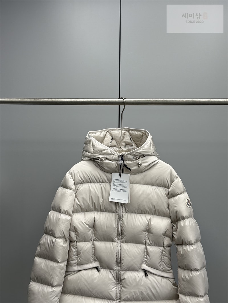 Moncler 몽클레어 Avoce 아보체 숏 다운 패딩 자켓 레플리카 16번 이미지 - 의류 | 세미샵 레플리카 사이트
