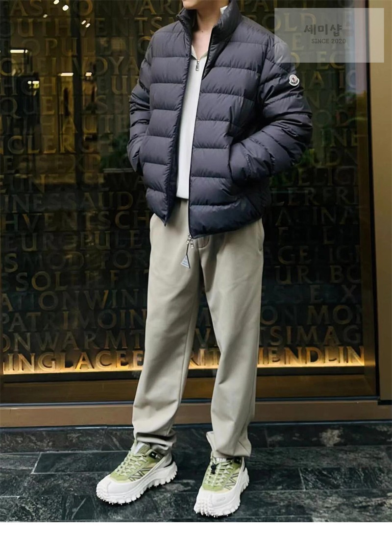 Moncler 몽클레어 Baudinet 보디넷 숏 다운 패딩 자켓 블랙 의류 9번 이미지