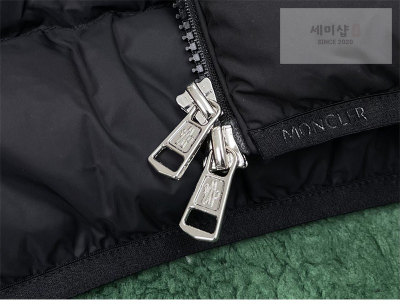 Moncler 몽클레어 Baudinet 보디넷 숏 다운 패딩 자켓 블랙 의류 18번 이미지