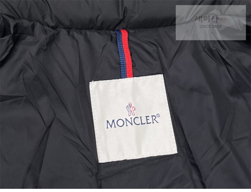 Moncler 몽클레어 Baudinet 보디넷 숏 다운 패딩 자켓 블랙 의류 20번 이미지