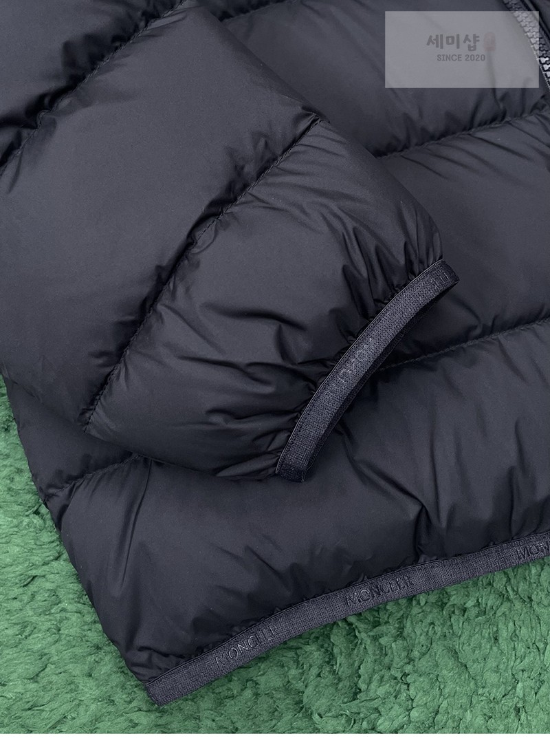 Moncler 몽클레어 Baudinet 보디넷 숏 다운 패딩 자켓 블랙 의류 27번 이미지