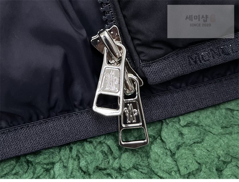Moncler 몽클레어 Baudinet 보디넷 숏 다운 패딩 자켓 블랙 의류 30번 이미지