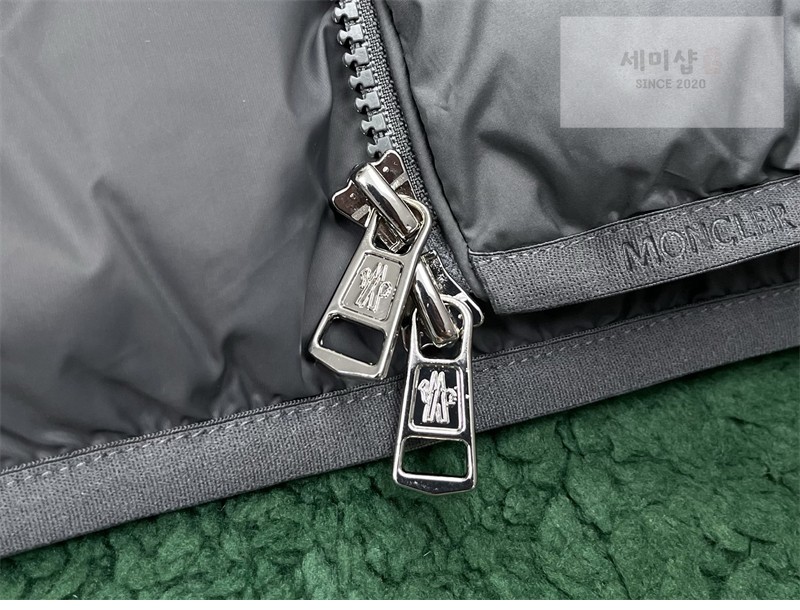 Moncler 몽클레어 Baudinet 보디넷 숏 다운 패딩 자켓 블랙 의류 42번 이미지