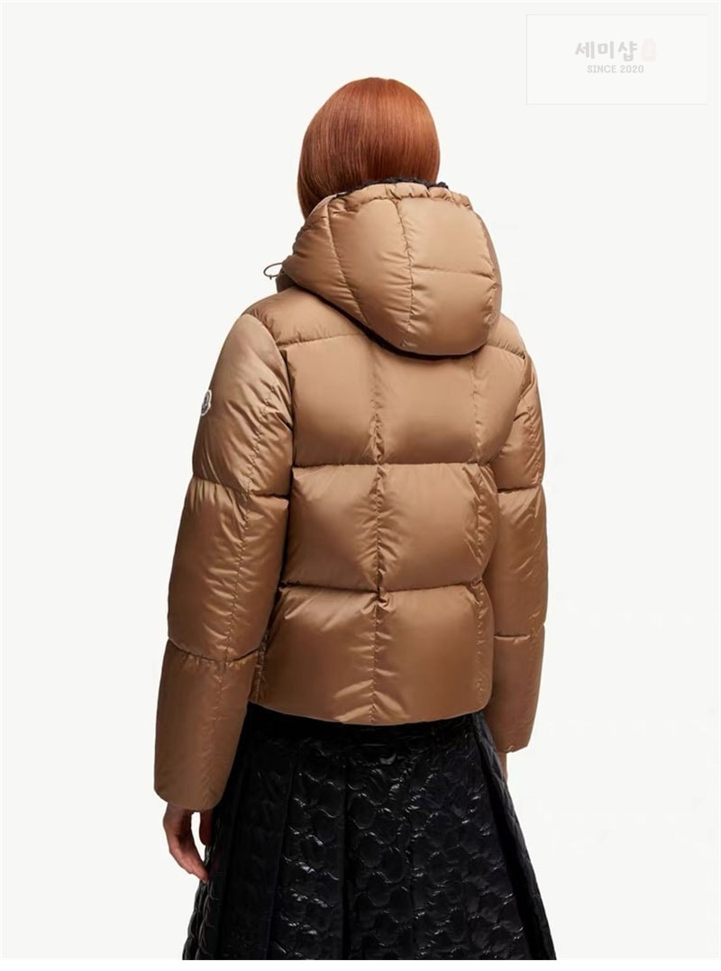 Moncler 몽클레어 Castelnou 카스텔노우 스퀘어 퀼팅 후드 숏 다운 패딩 자켓 브라운 의류 4번 이미지