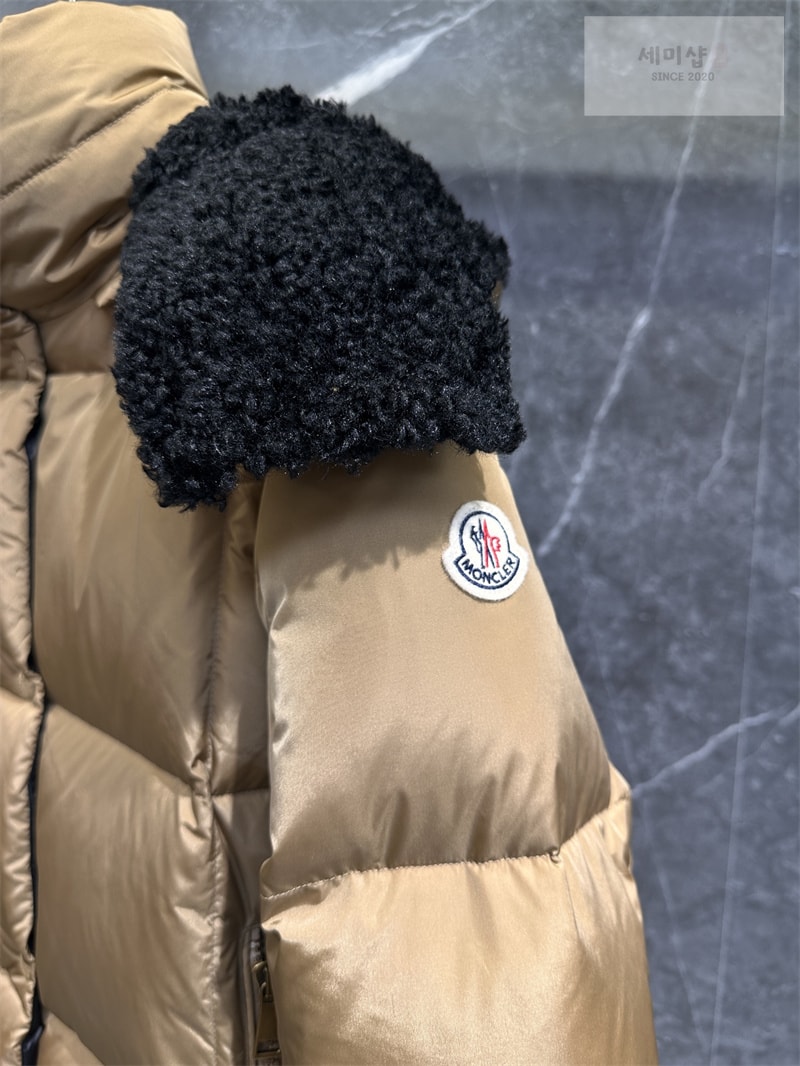 Moncler 몽클레어 Castelnou 카스텔노우 스퀘어 퀼팅 후드 숏 다운 패딩 자켓 브라운 의류 16번 이미지