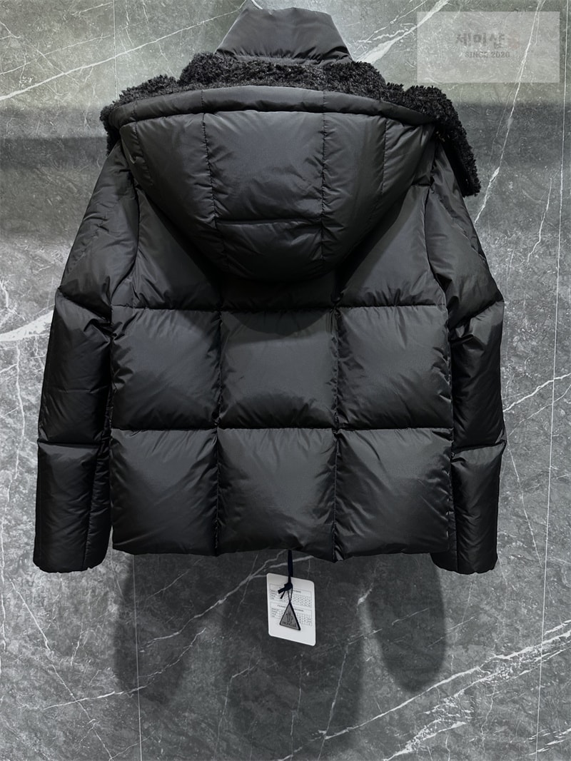 Moncler 몽클레어 Castelnou 카스텔노우 스퀘어 퀼팅 후드 숏 다운 패딩 자켓 브라운 의류 13번 이미지