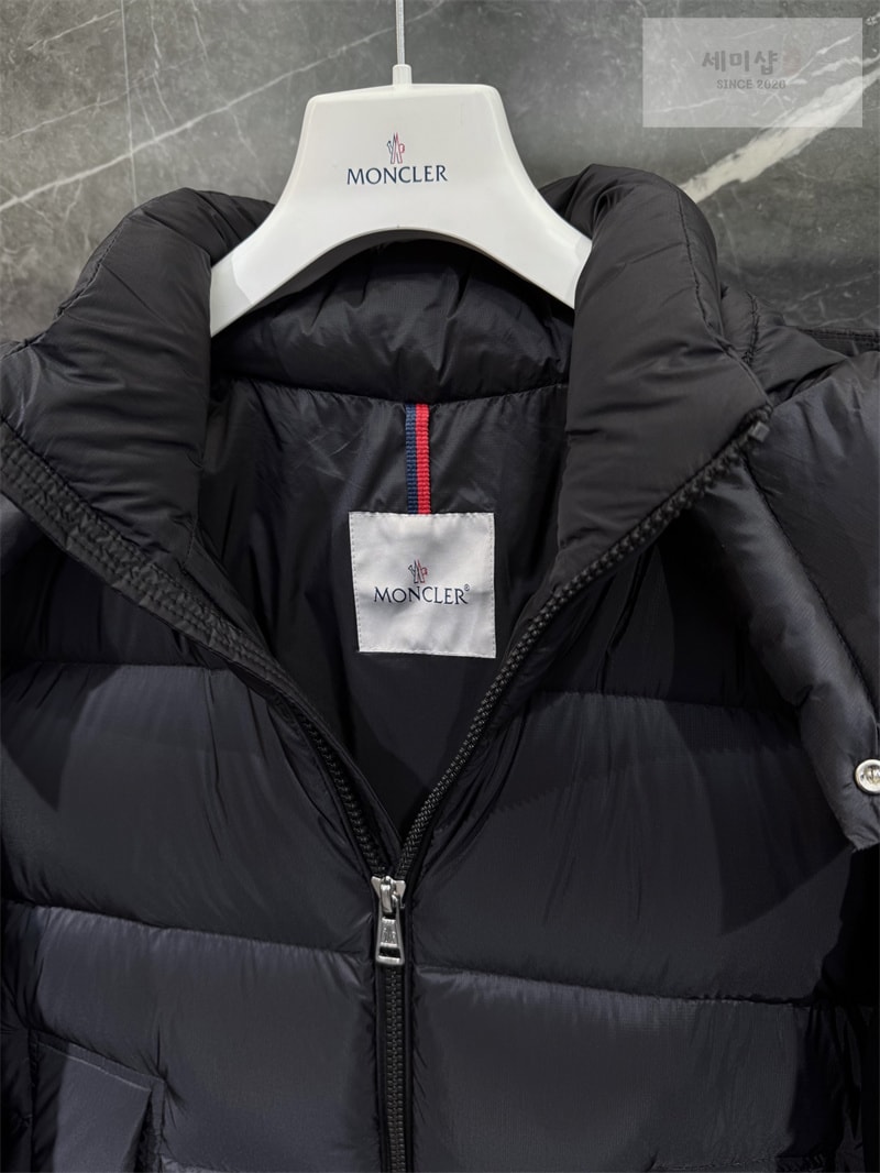 Moncler 몽클레어 Couyere 쿠예르 후드 숏 다운 패딩 자켓 레플리카 6번 이미지 - 의류 | 세미샵 레플리카 사이트