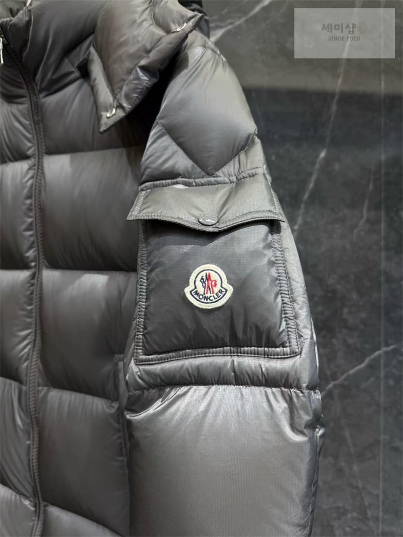 Moncler 몽클레어 Couyere 쿠예르 후드 숏 다운 패딩 자켓 레플리카 12번 이미지 - 의류 | 세미샵 레플리카 사이트