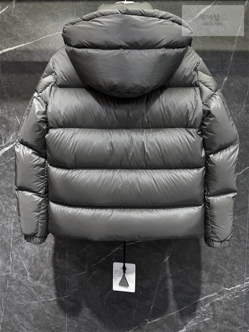 Moncler 몽클레어 Couyere 쿠예르 후드 숏 다운 패딩 자켓 레플리카 15번 이미지 - 의류 | 세미샵 레플리카 사이트