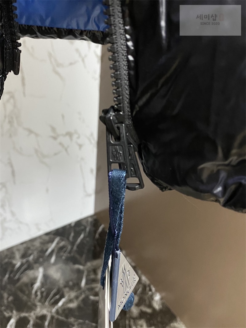 Moncler 몽클레어 Dervox 데복스 다운 패딩 자켓 의류 11번 이미지