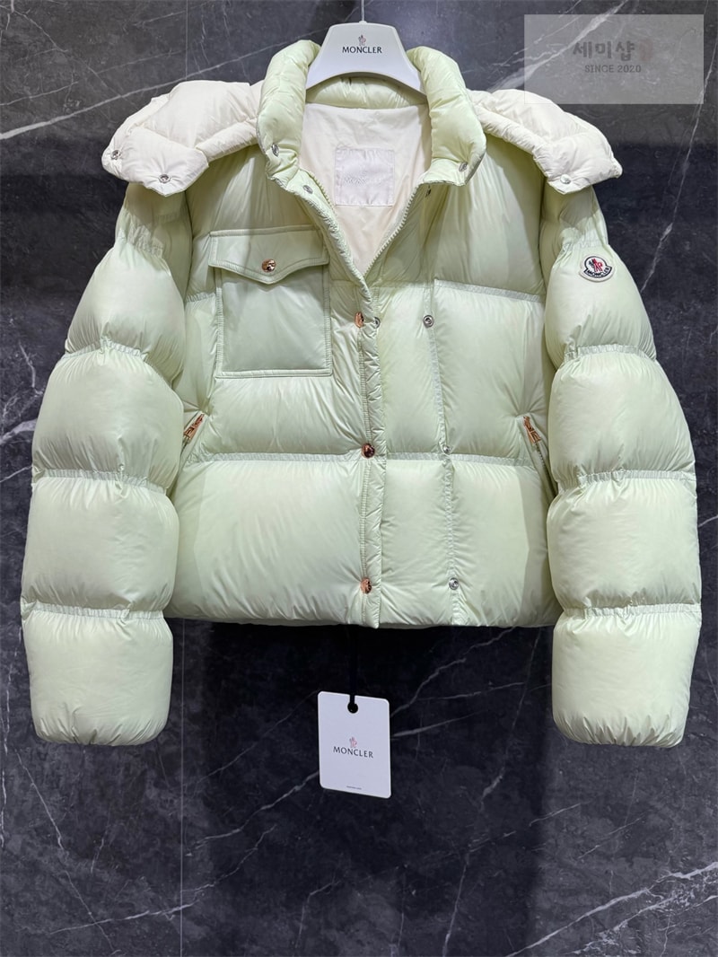 Moncler 몽클레어 Erea 에레아 퀼팅 숏 다운 패딩 자켓 그린 의류 7번 이미지