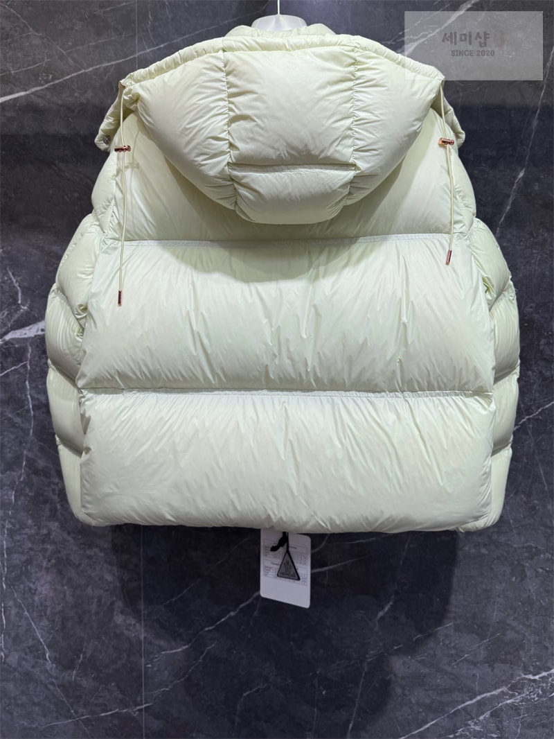 Moncler 몽클레어 Erea 에레아 퀼팅 숏 다운 패딩 자켓 그린 의류 8번 이미지