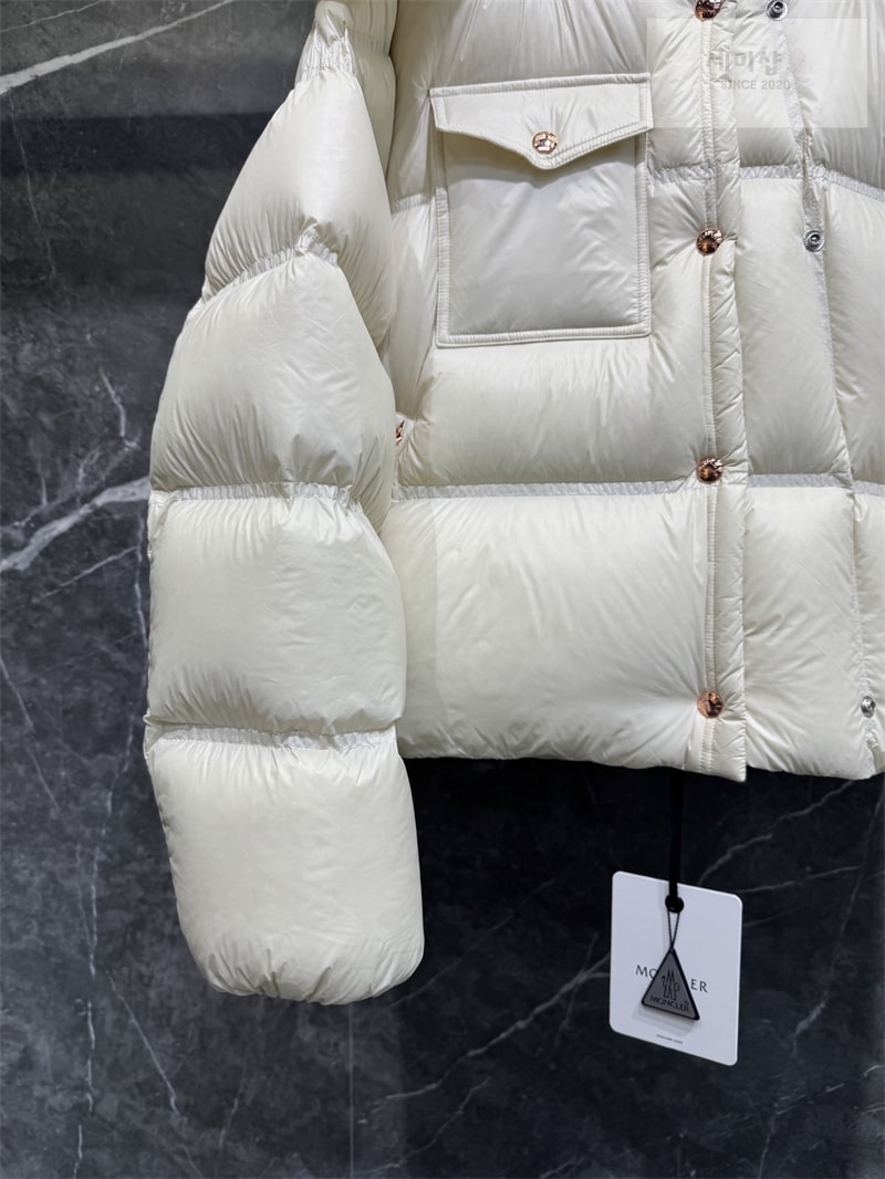 Moncler 몽클레어 Erea 에레아 퀼팅 숏 다운 패딩 자켓 그린 의류 11번 이미지