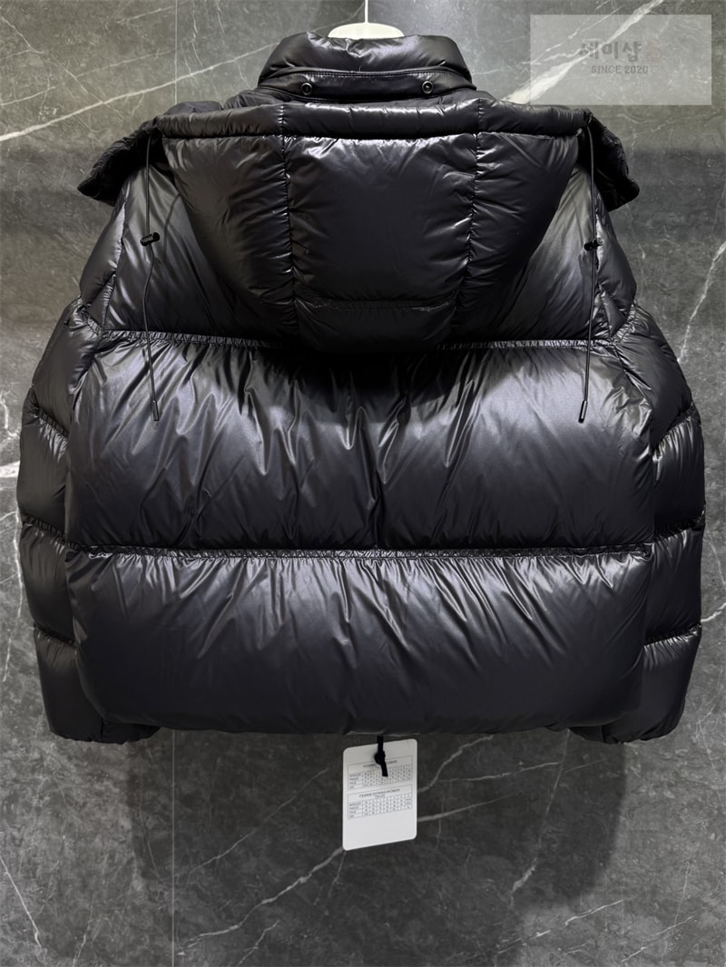 Moncler 몽클레어 Erea 에레아 퀼팅 숏 다운 패딩 자켓 그린 의류 15번 이미지