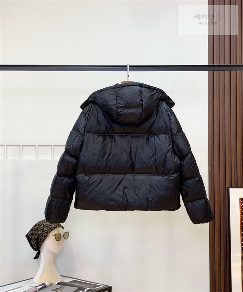 Moncler 몽클레어 Erea 에레아 퀼팅 숏 다운 패딩 자켓 블랙 의류 3번 이미지