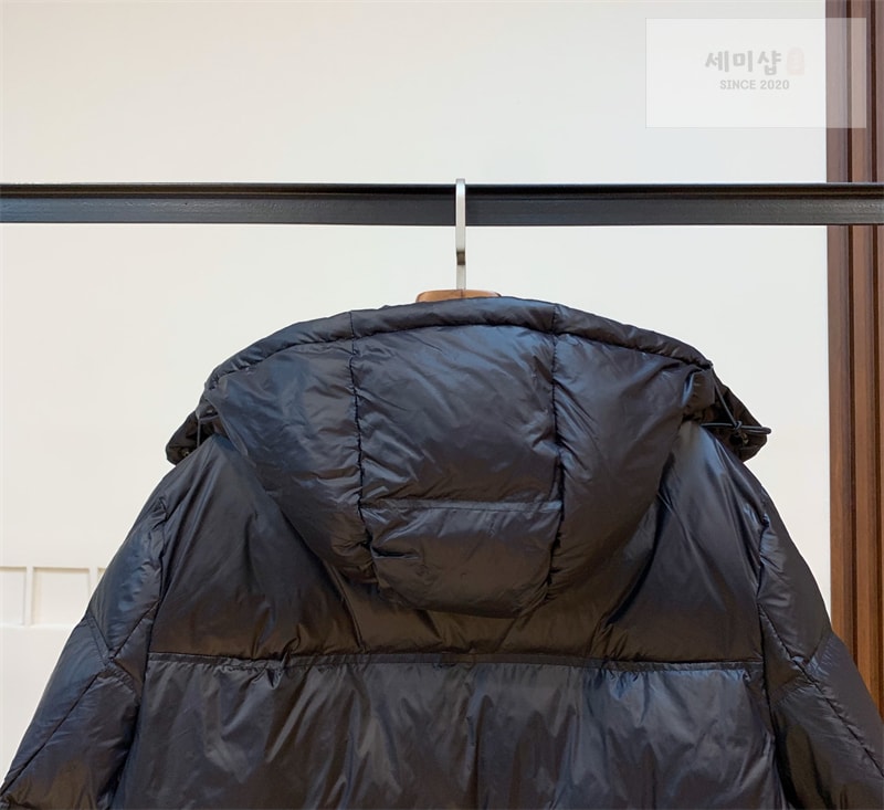 Moncler 몽클레어 Erea 에레아 퀼팅 숏 다운 패딩 자켓 블랙 의류 5번 이미지