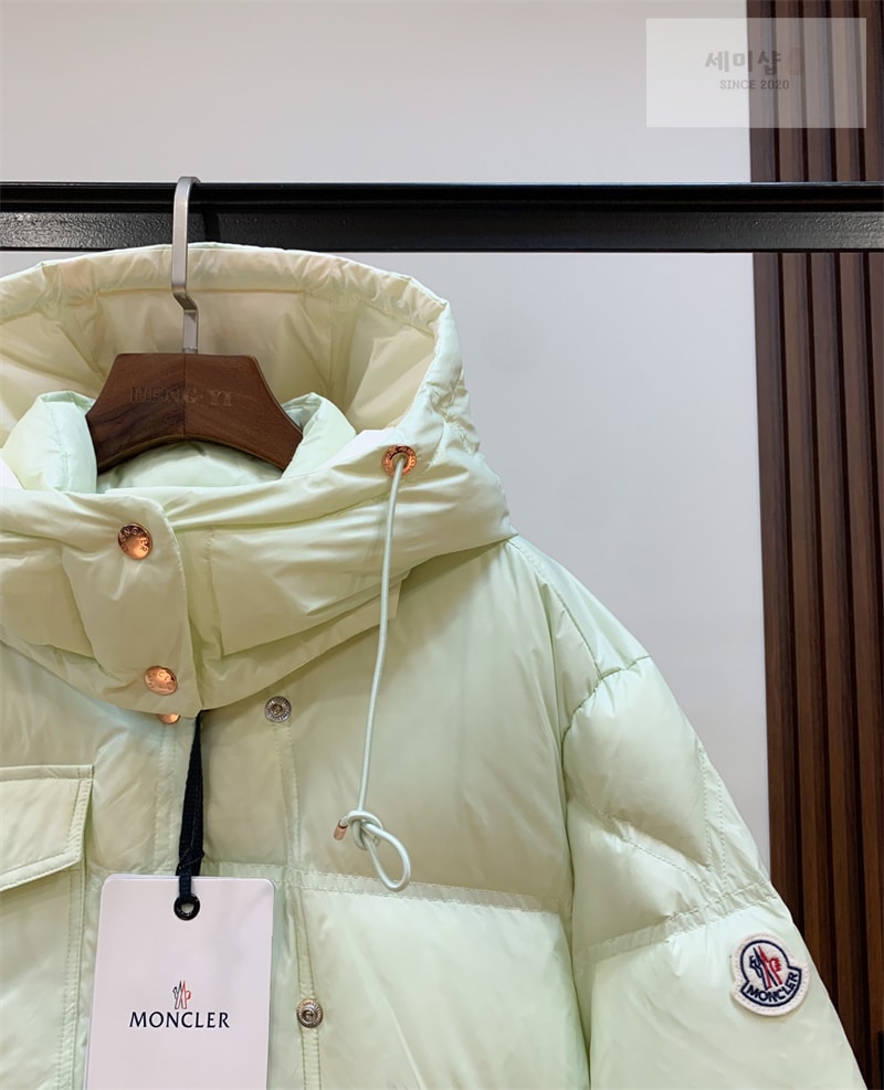 Moncler 몽클레어 Erea 에레아 퀼팅 숏 다운 패딩 자켓 블랙 의류 13번 이미지