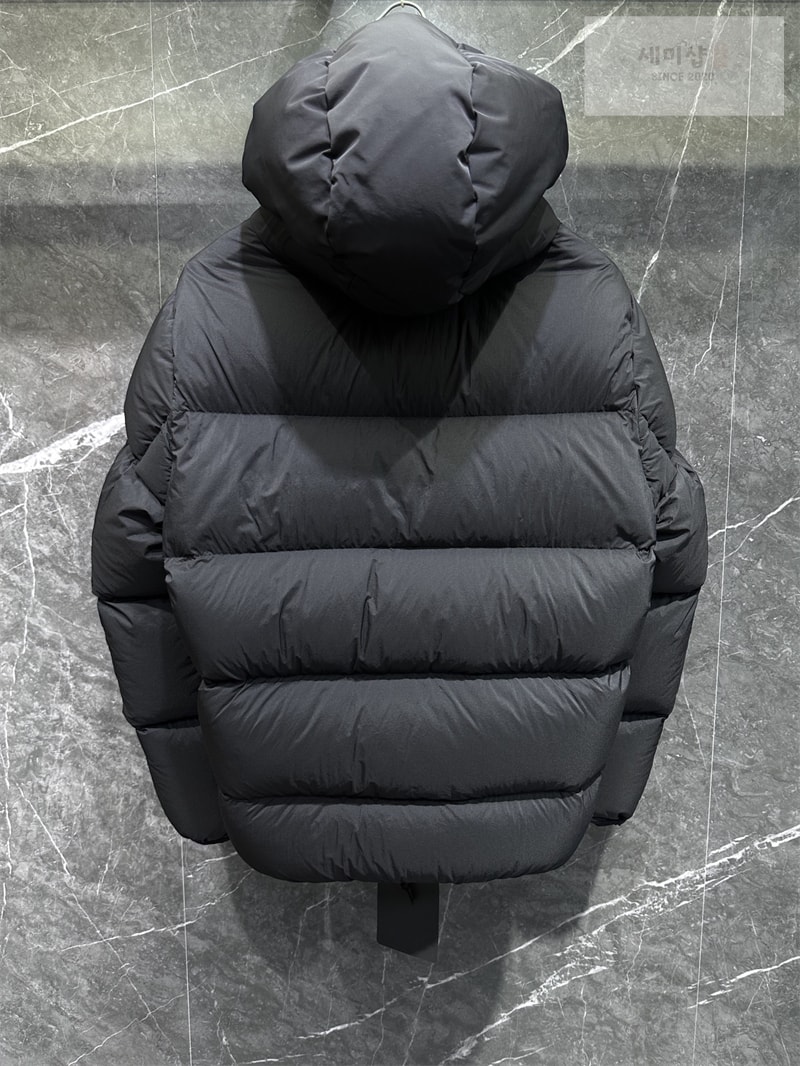 Moncler 몽클레어 Forez 포레즈 후드 숏 다운 자켓 의류 8번 이미지