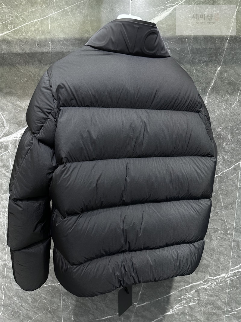 Moncler 몽클레어 Forez 포레즈 후드 숏 다운 자켓 의류 10번 이미지