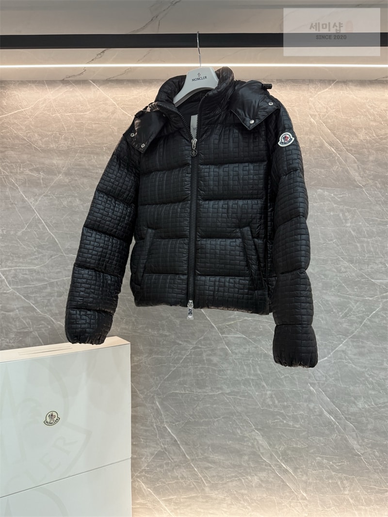 Moncler 몽클레어 Gisors 기조 숏 다운 패딩 자켓 화이트 의류 9번 이미지