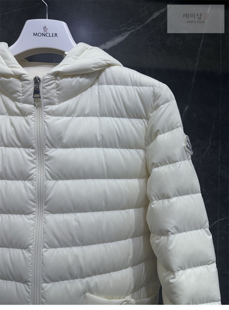 Moncler 몽클레어 Hade 히데 후드 숏 다운 패딩 블랙 의류 13번 이미지