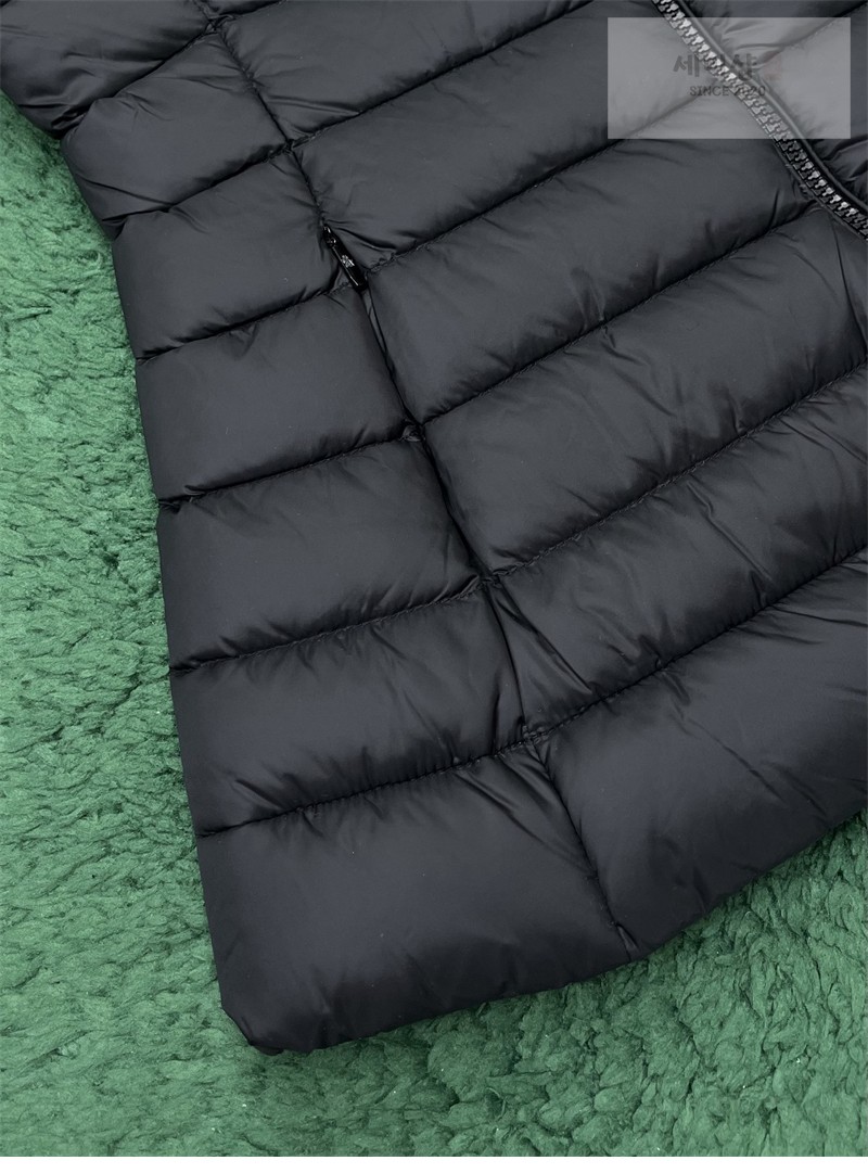 Moncler 몽클레어 Igelle 이겔 숏 다운 자켓 블랙 의류 10번 이미지