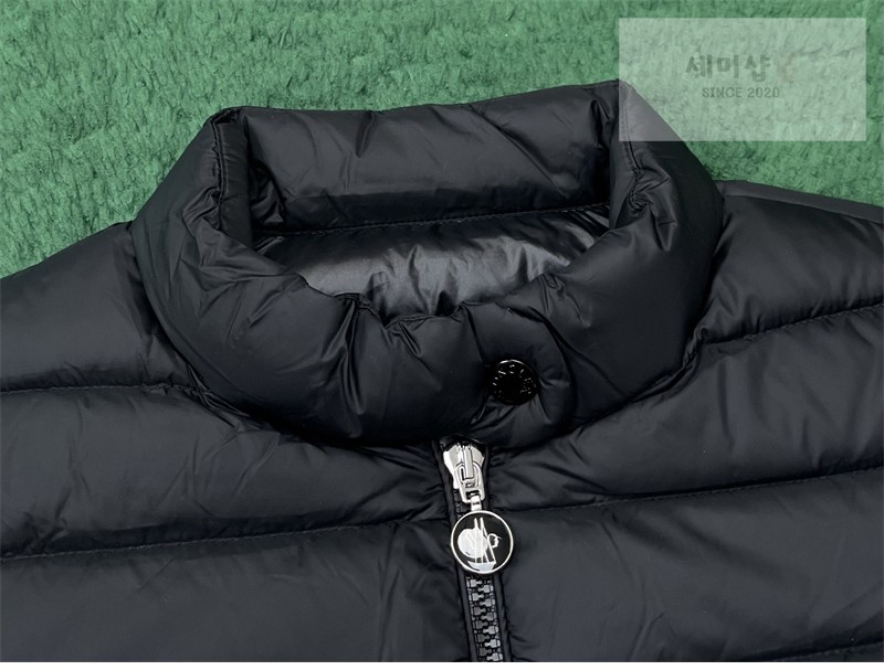 Moncler 몽클레어 Igelle 이겔 숏 다운 자켓 블랙 의류 11번 이미지