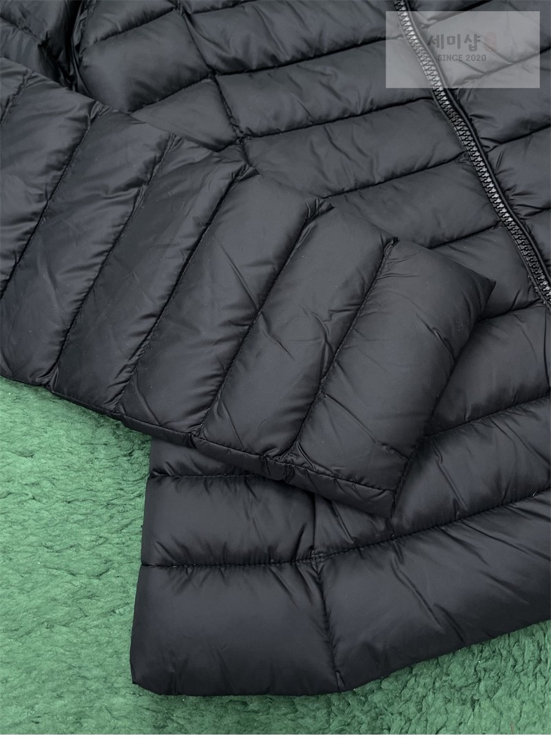 Moncler 몽클레어 Igelle 이겔 숏 다운 자켓 블랙 의류 13번 이미지