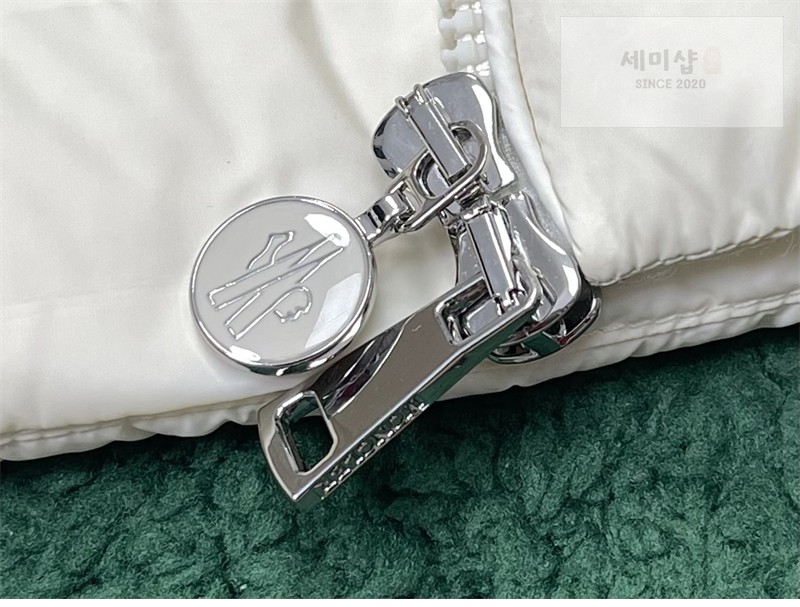 Moncler 몽클레어 Igelle 이겔 숏 다운 자켓 블랙 의류 28번 이미지