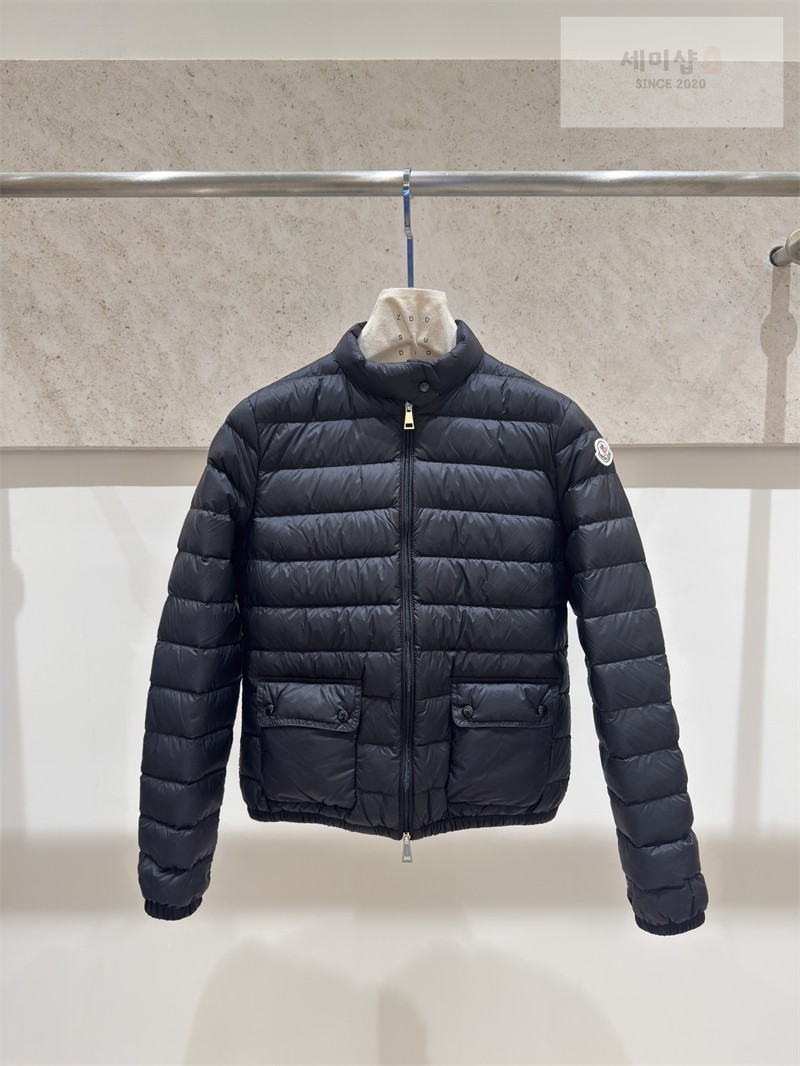 Moncler 몽클레어 Lans 란스 패커블 숏 다운 자켓 화이트 의류 4번 이미지