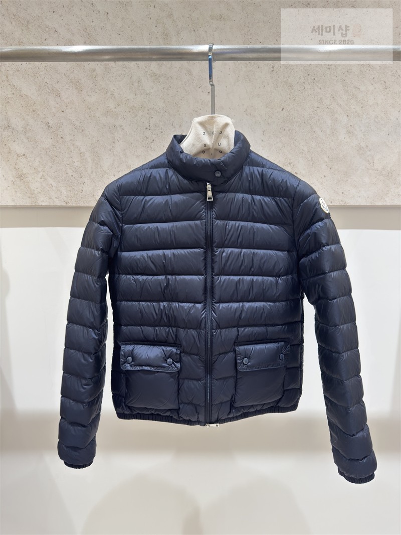 Moncler 몽클레어 Lans 란스 패커블 숏 다운 자켓 화이트 의류 9번 이미지