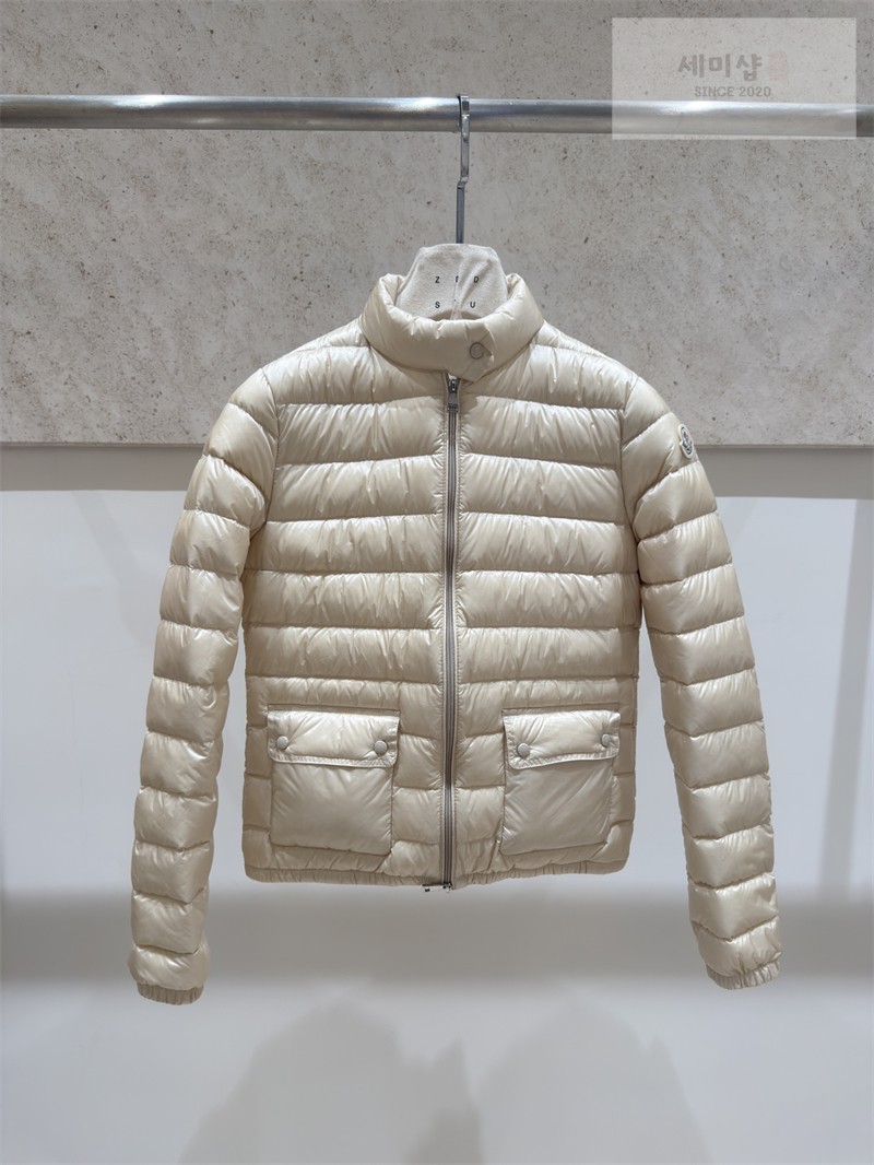 Moncler 몽클레어 Lans 란스 패커블 숏 다운 자켓 화이트 의류 10번 이미지