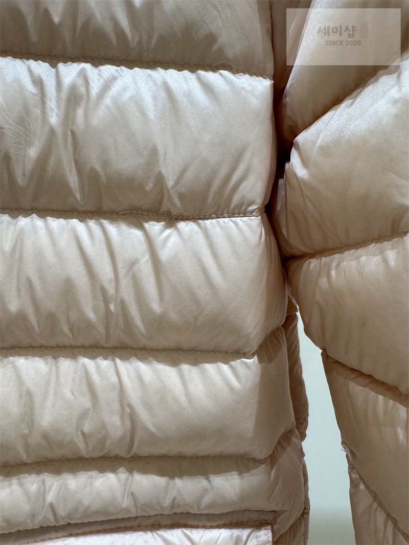 Moncler 몽클레어 Lans 란스 패커블 숏 다운 자켓 화이트 의류 13번 이미지