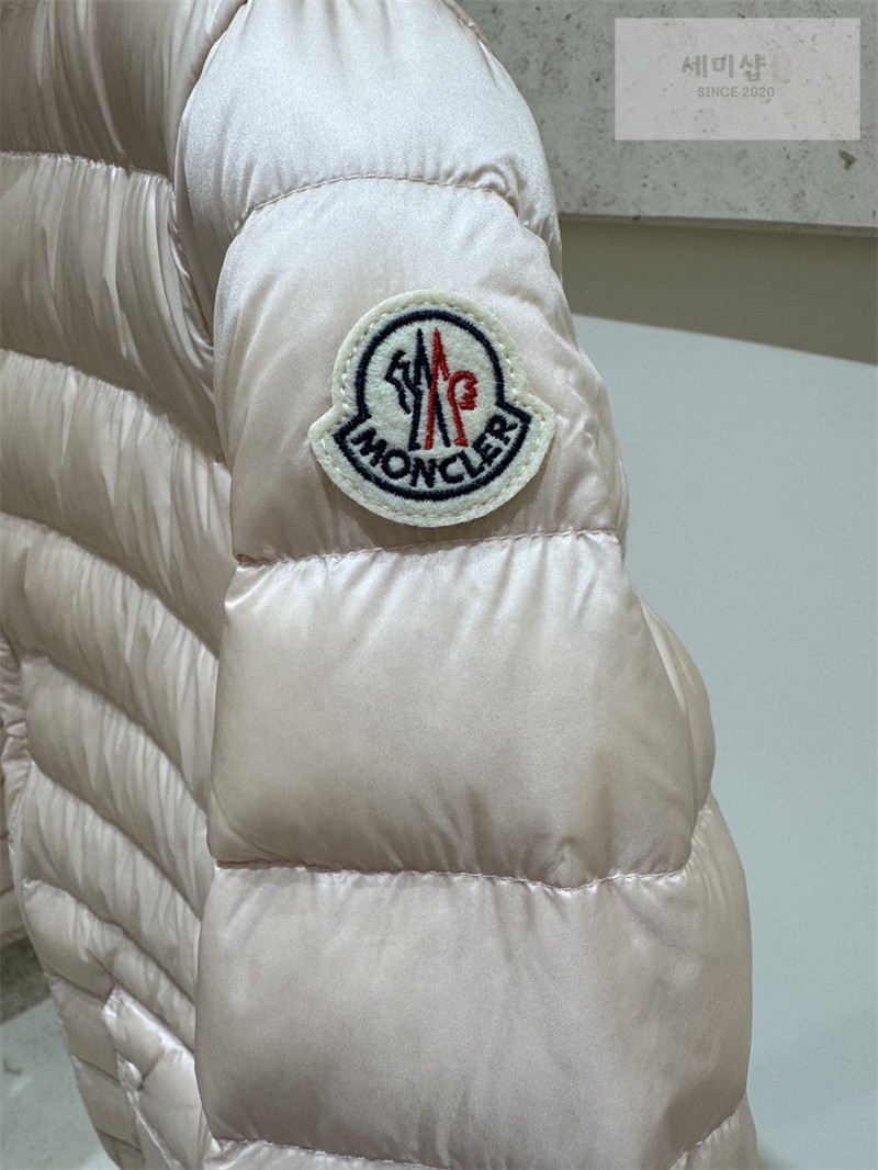 Moncler 몽클레어 Lans 란스 패커블 숏 다운 자켓 화이트 의류 14번 이미지
