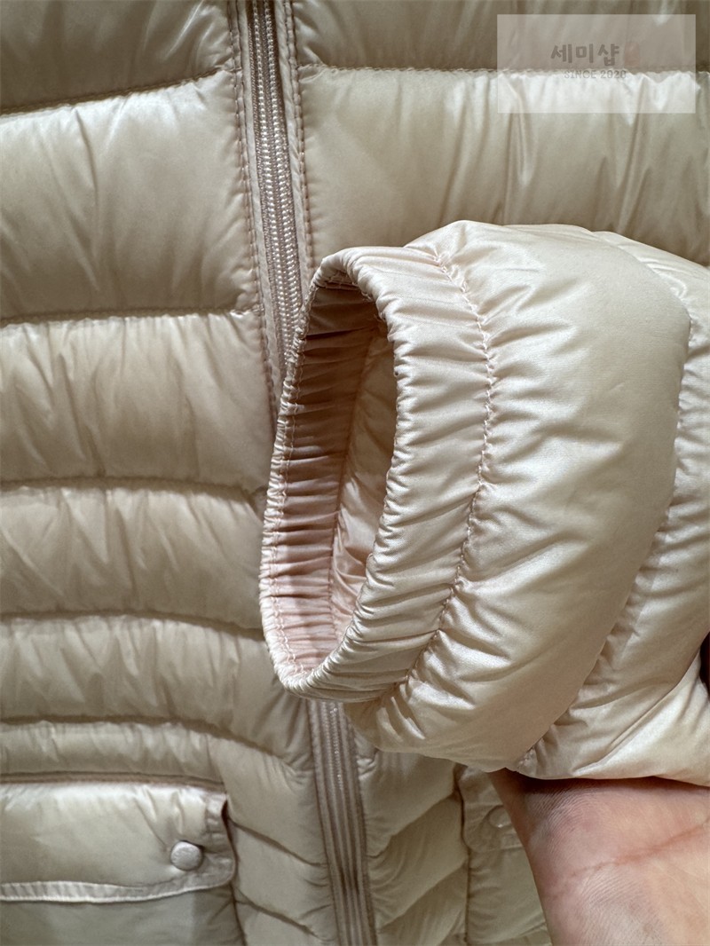 Moncler 몽클레어 Lans 란스 패커블 숏 다운 자켓 화이트 의류 15번 이미지
