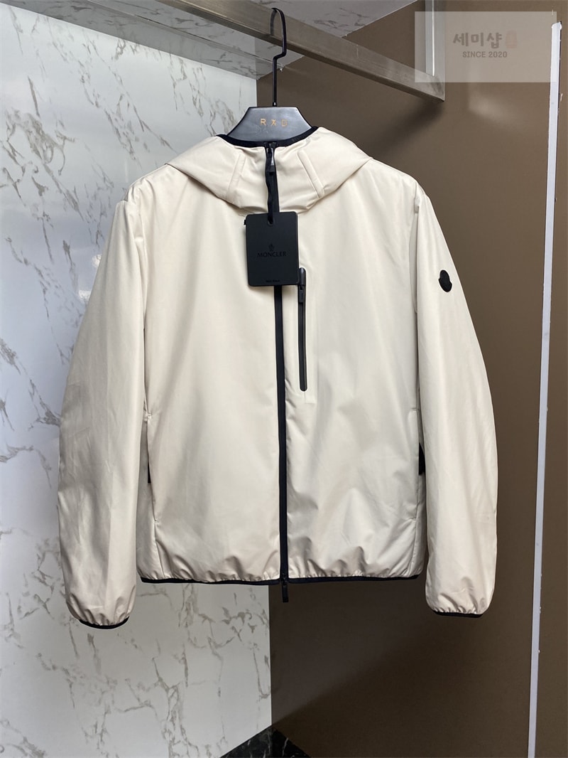 Moncler 몽클레어 Lausfer 라우스퍼 다운 자켓 레플리카 4번 이미지 - 의류 | 세미샵 레플리카 사이트