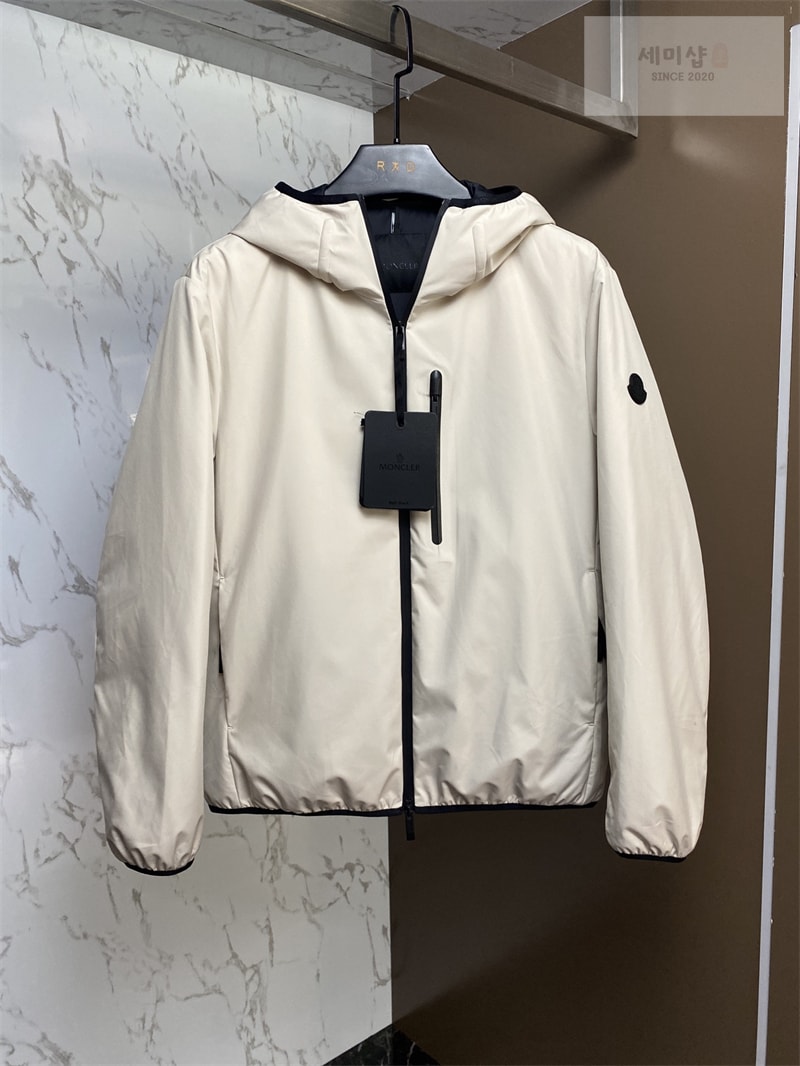 Moncler 몽클레어 Lausfer 라우스퍼 다운 자켓 레플리카 5번 이미지 - 의류 | 세미샵 레플리카 사이트