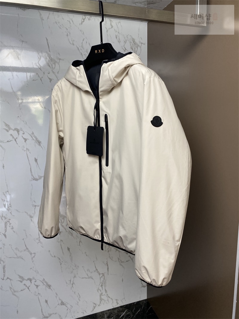 Moncler 몽클레어 Lausfer 라우스퍼 다운 자켓 레플리카 6번 이미지 - 의류 | 세미샵 레플리카 사이트