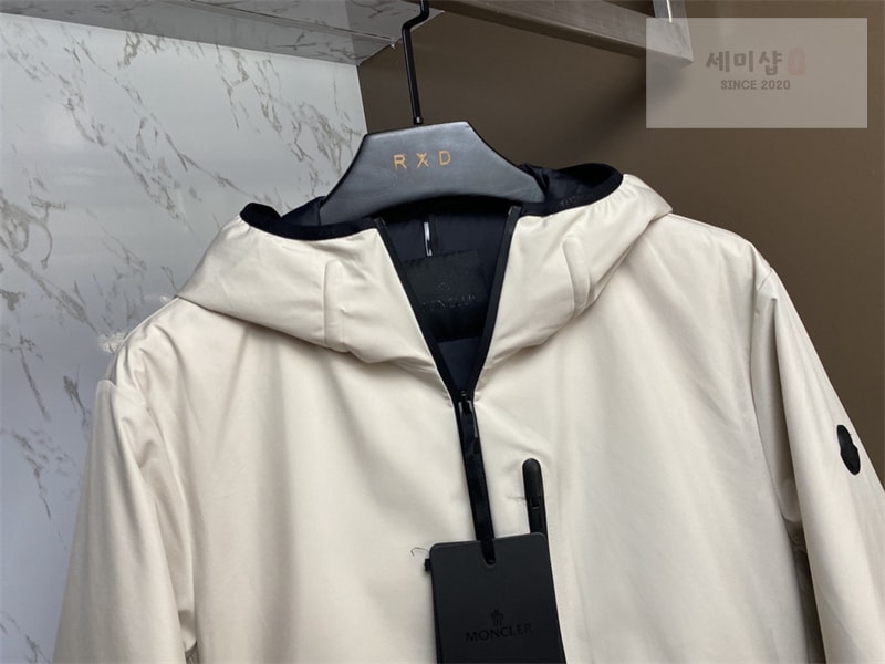 Moncler 몽클레어 Lausfer 라우스퍼 다운 자켓 레플리카 8번 이미지 - 의류 | 세미샵 레플리카 사이트