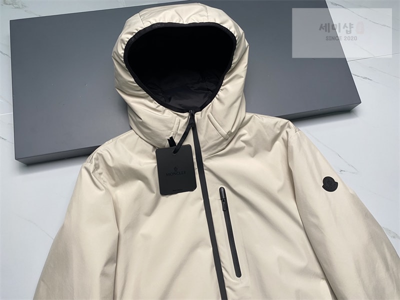 Moncler 몽클레어 Lausfer 라우스퍼 다운 자켓 레플리카 13번 이미지 - 의류 | 세미샵 레플리카 사이트