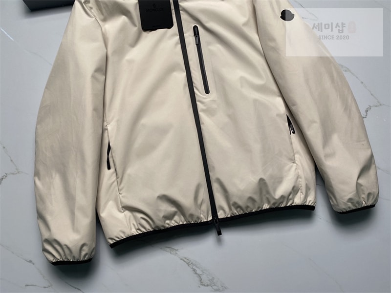 Moncler 몽클레어 Lausfer 라우스퍼 다운 자켓 레플리카 14번 이미지 - 의류 | 세미샵 레플리카 사이트